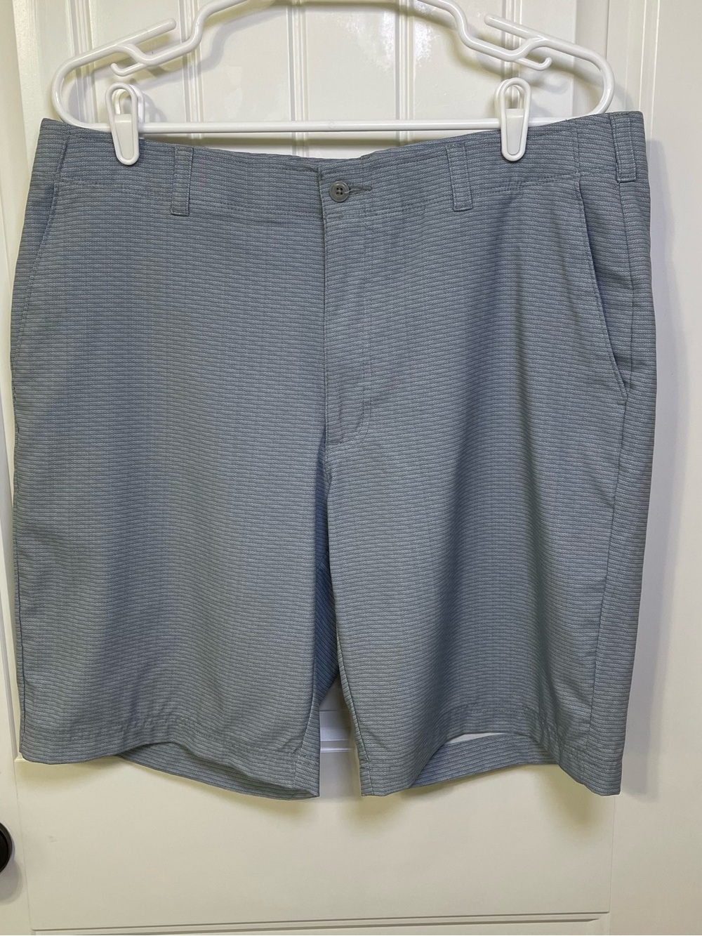 Ben Hogan Men's Size 38 Gray Performance Stretch Horizontal Pattern Golf Shorts